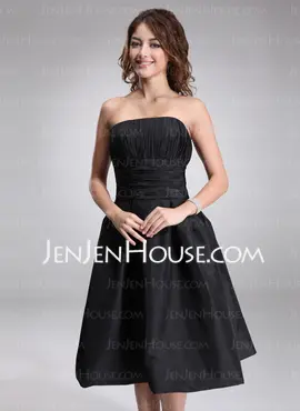 A-Line/Princess Strapless Knee-Length Taffeta Bridesmaid Dress With Ruffle (007001815)