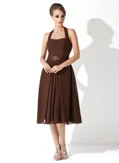 Vestidos princesa/ Formato A Frente única Na altura do joelho Chiffon Charmeuse Vestido de madrinha com faixa Beading (007001729)