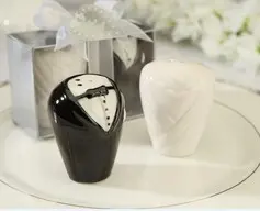 Ceramic Bride And Groom Salt & Pepper Shakers Wedding Favor (Set of 2) (051005574)