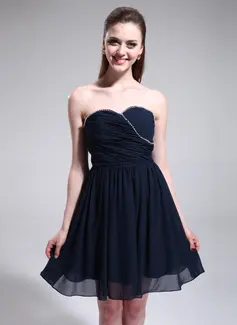 A-Line/Principessa A cuore Al ginocchio Chiffon Abito da damigella con Increspature Perline (007025371)