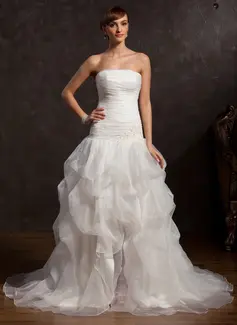 A-Line/Princess Strapless Chapel Train Organza Prom Dress With Ruffle Lace Beading (018015057)