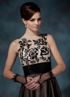 Lace Wrist Gloves (014020532)