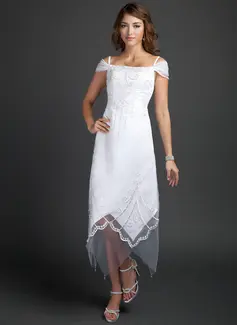 Tubino Abiti senza spalline Sotto il ginocchio raso Tulle Abito per matrimonio con Perline (002015354)