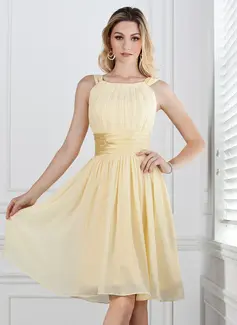 A-Line/Princess Scoop Neck Knee-Length Chiffon Charmeuse Bridesmaid Dress With Ruffle (007004142)