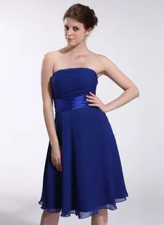 A-Line/Princess Strapless Knee-Length Chiffon Charmeuse Bridesmaid Dress With Ruffle (007026283)