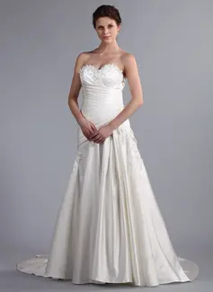 A-Line/Principessa A cuore Coda a strascico cattedrale raso Abito per matrimonio con Increspature pizzi Perline (002026260)