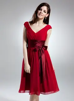 A-Line/Princess V-neck Knee-Length Chiffon Charmeuse Homecoming Dress With Ruffle Sash (022015735)