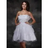 A-Line/Princess Scalloped Neck Knee-Length Tulle Homecoming Dress With Ruffle Beading Sequins (022004396)