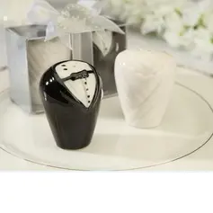 Ceramic Bride And Groom Salt & Pepper Shakers Wedding Favor (Set of 2) (051005574)