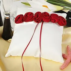 White Ring Pillow With Bold Red Luxury Rose Lined(103018246)