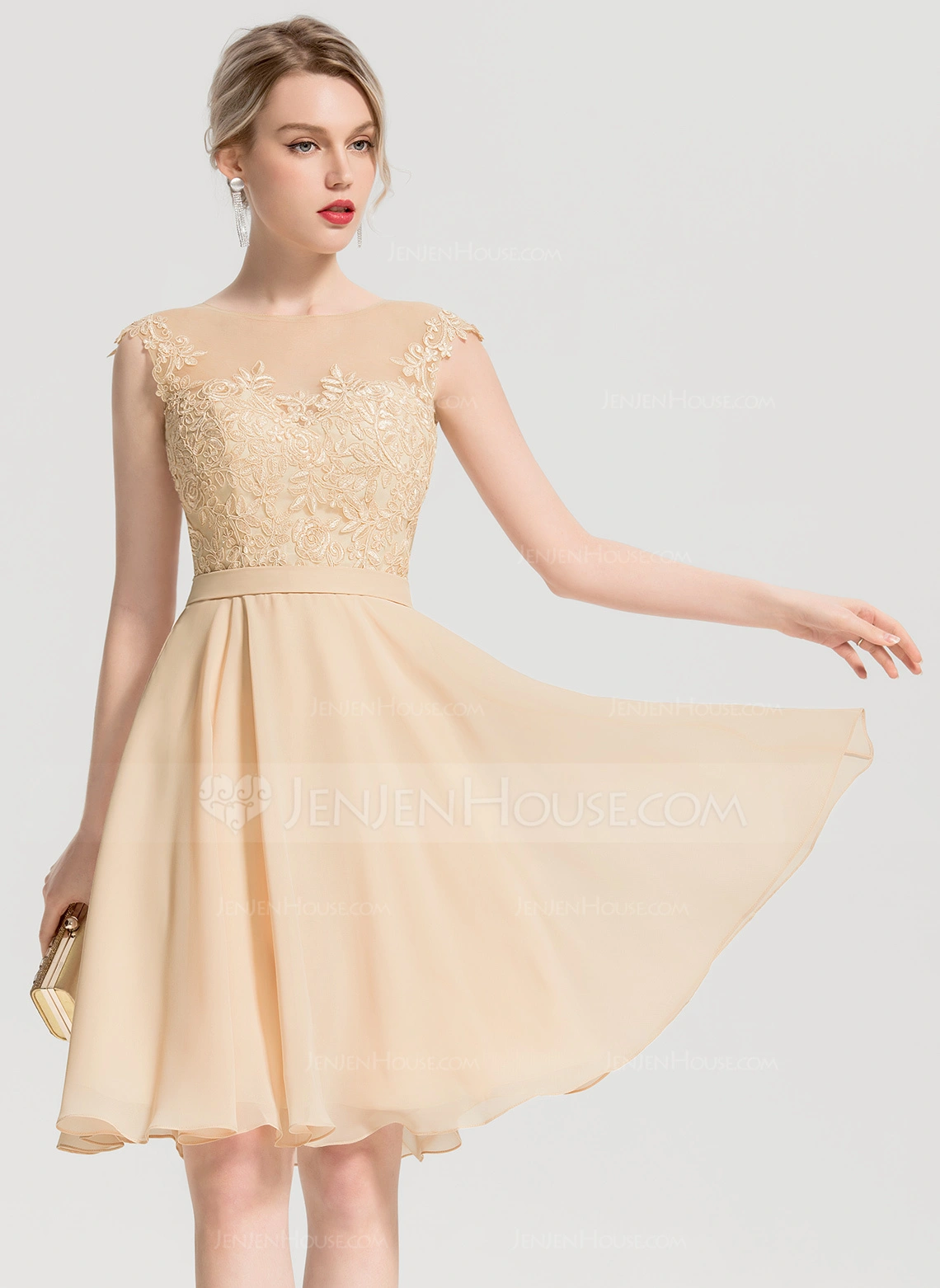 A-line Scoop Knee-Length Chiffon Lace Cocktail Dress With Appliques Lace 