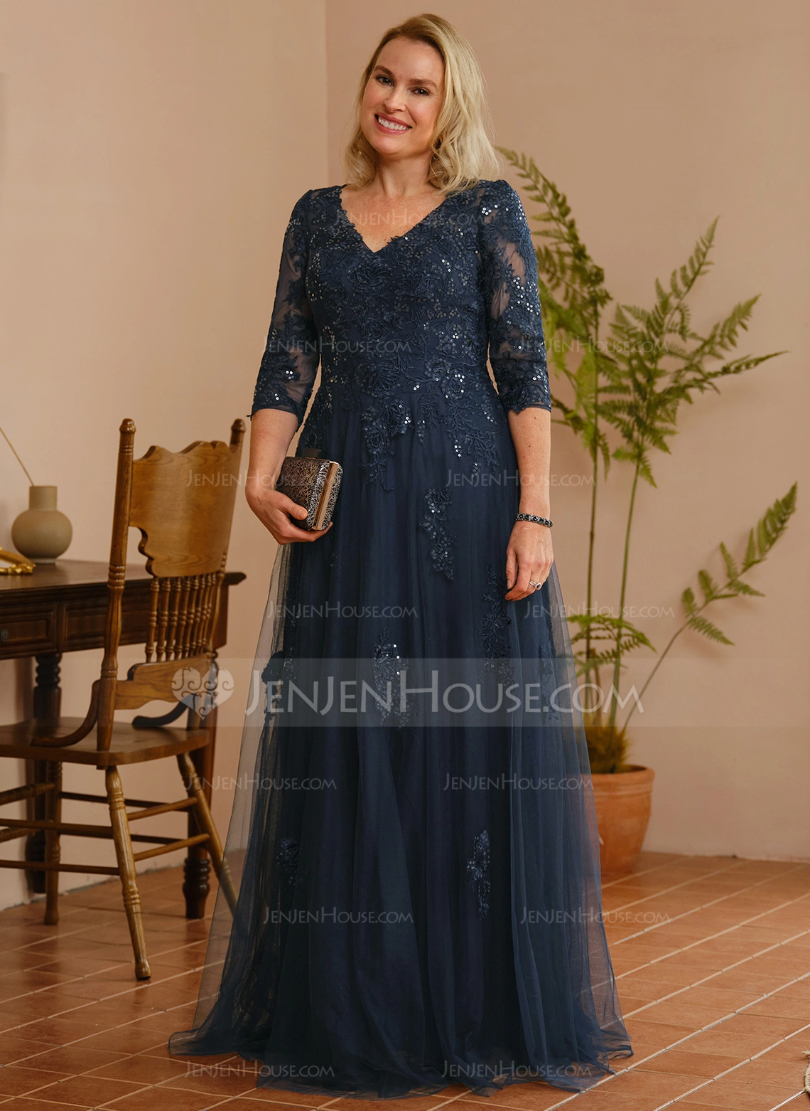 A-linja v-kaula lattiaa hipova pituus tylli pitsi morsiamen äiti-mekko jossa paljetit 