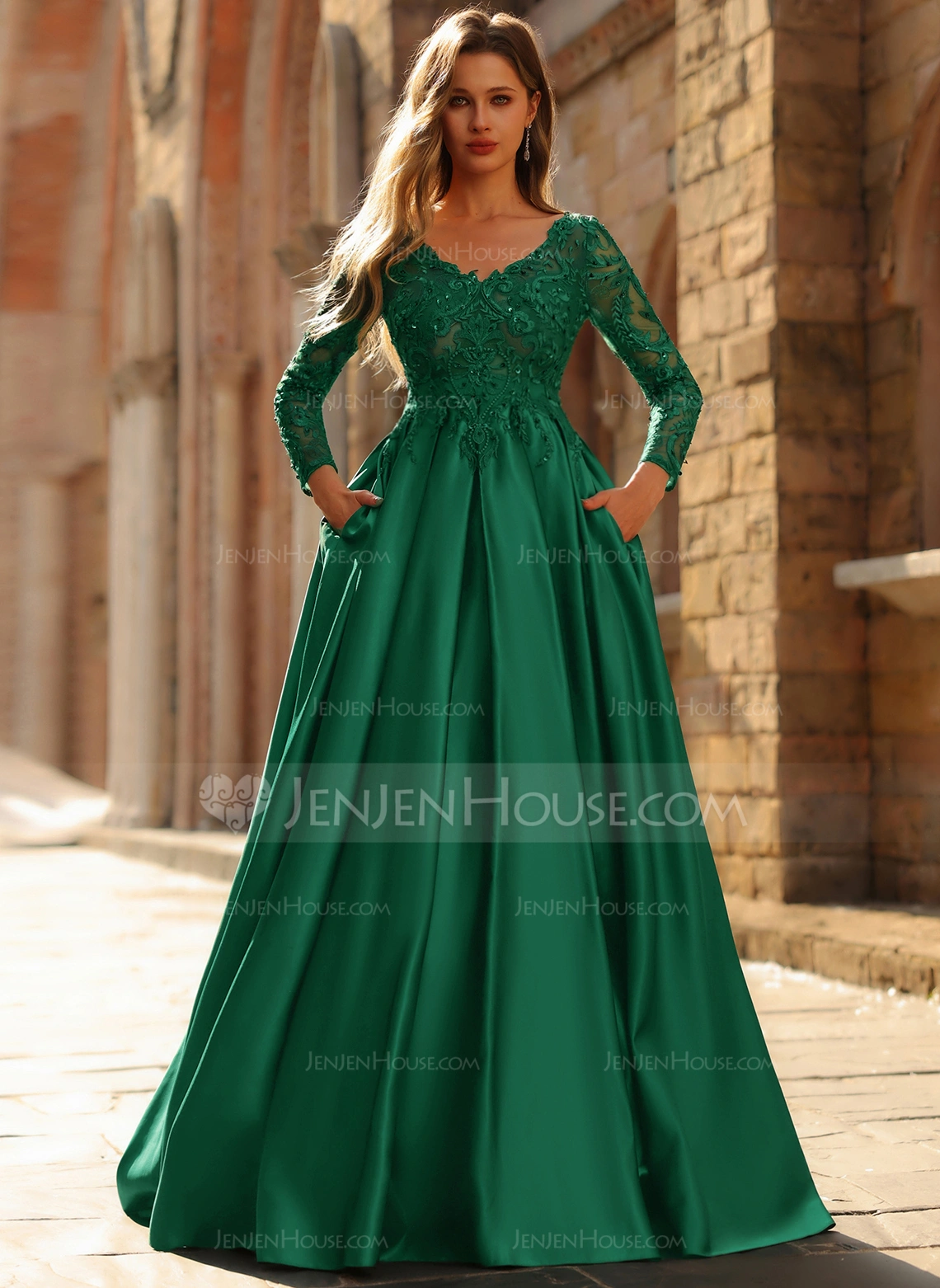 Jurk van satijn met pailletten