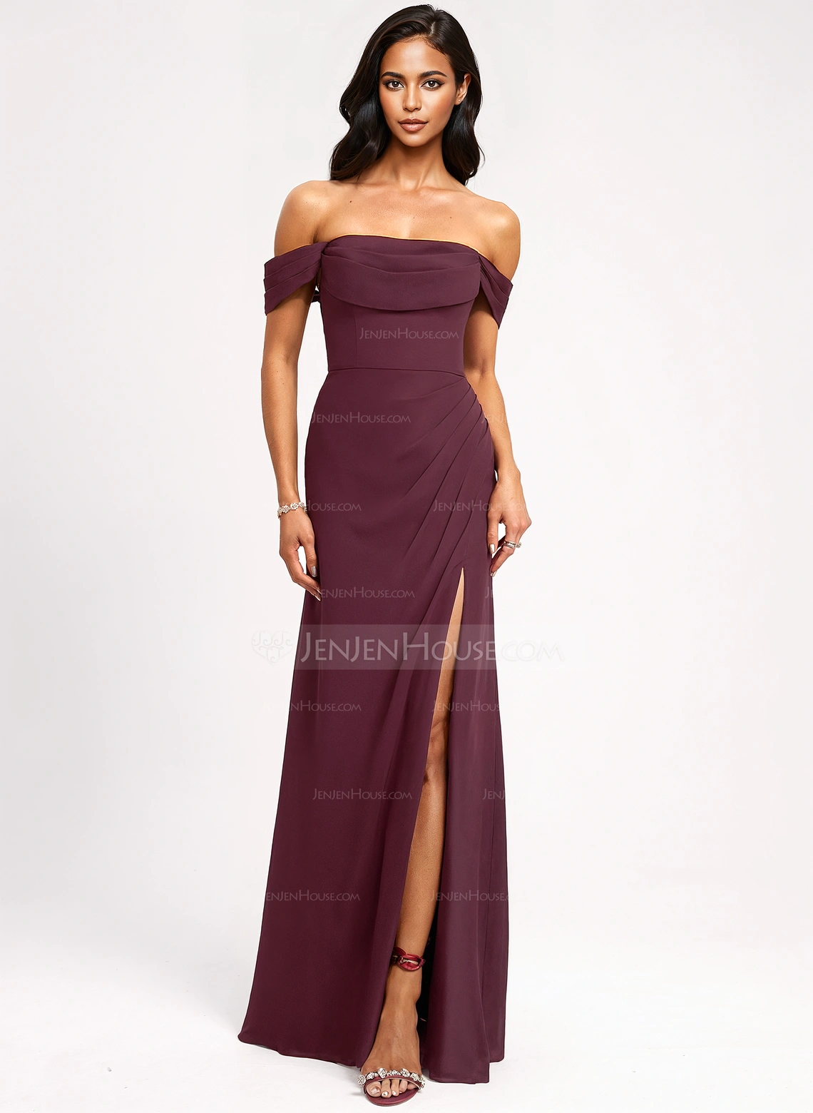 A-line kjole Skulderfri Gulvlengde Chiffon Brudepikekjole med Ruffle 