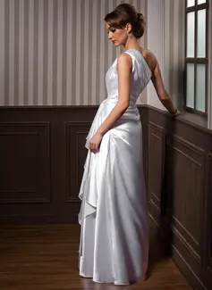 A-line kjole En skuldret Gulvlengde Charmeuse Festkjole med Brusende Volanger 