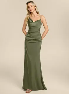 Robe sirène à col bénitier avec fronces en satin mat