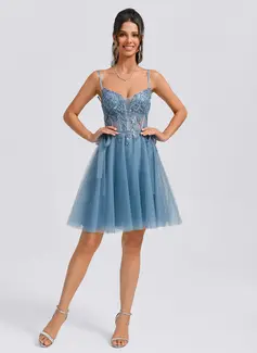 A-line V-Neck Short Tulle Homecoming Dress With Sequins Beading Appliques Lace 
