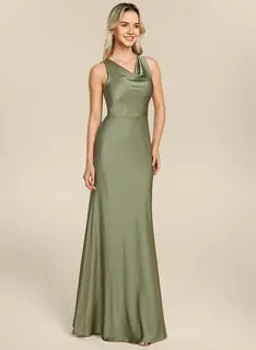 Robe sirène à col bénitier avec plis en satin peu brillant