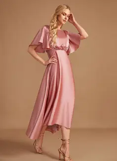 A-formet høy Hals Asymmetrisk Satin Brudepikekjole 