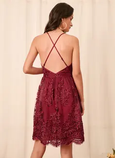 V-hals Ermeløs Sexy A-line kjole Blonder Mini Motekjoler 