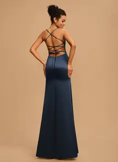 Kotelomekko v-kaula lattiaa hipova pituus satiini tanssiaismekko jossa laskostettu 