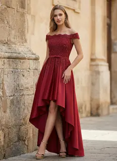 Jurk van satijn met off-the-shoulder pailletten