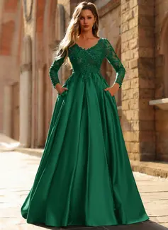 Jurk van satijn met pailletten