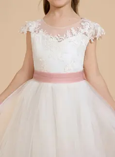 Prinzessin Rundhals Bodenlang Spitze Blumenmädchenkleid mit Cape-Ärmel Schärpe 