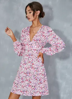 Frynse V-hals Lange ermer A-line kjole Chiffong Mini Motekjoler 