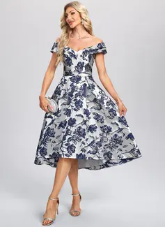 Kleid Midi mit Carmen-Ausschnitt Blumenmuster aus Jacquard