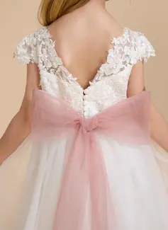 Prinzessin Rundhals Bodenlang Spitze Blumenmädchenkleid mit Cape-Ärmel Schärpe 