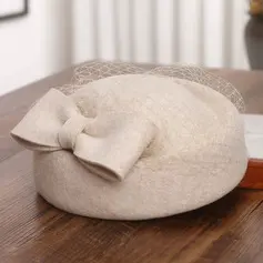 Mulher lã chapéu pillbox para igreja com laço para casamento na igreja no inverno