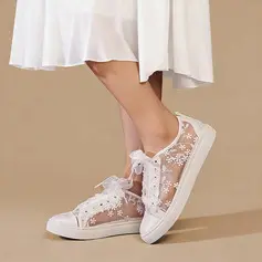 Женский Свадебная обувь кружевной Satin Плоский каблук Круглый носок Свадебные кроссовки Повседневная свадьба обувь 