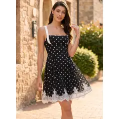 Robe trapèze à col carré sans manches avec pois en mousseline