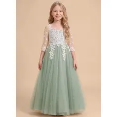 Robe trapèze avec nœud en tulle