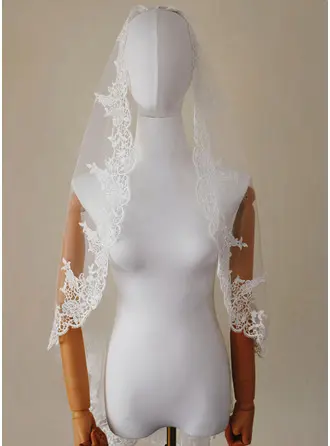 Lace Edge Single Tier Mantilla Fingertip Length 37" Wedding Veils