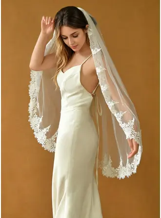 Pearl Lace Edge Single Tier Mantilla Fingertip Length 39" Wedding Veils