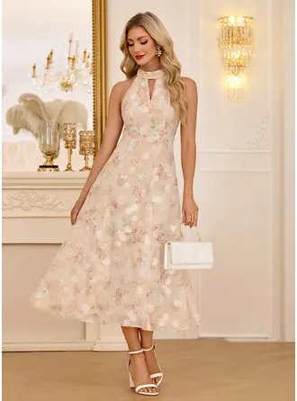 Gola alta estampa floral devorê floral midi vestido