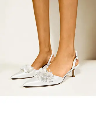 Vrouwen bruidsschoenen satijn kitten hak puntteen bruiloft sandalen elegant bloem huwelijk schoenen