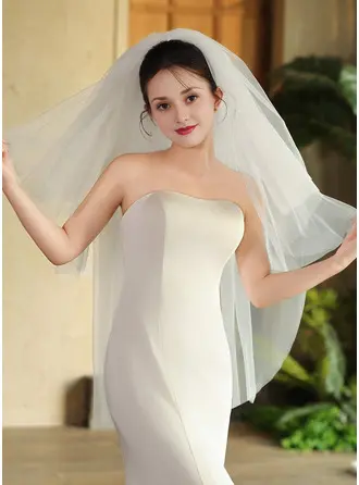 Minimalistisch Schnittkante Dreistufig Hochzeit Fingerspitzen-Schleier 95 cm Brautschleier Mit Gesichtsteil 