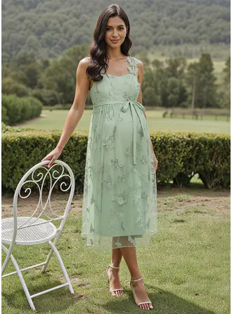 Línea a cuello cuadrado hasta la tibia vestido premamá con lazo 