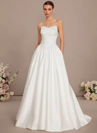 Robe princesse à bustier en satin