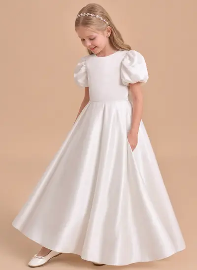 Vestido línea a desmontable con lazo de satén