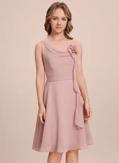 Kjole A-line kjole i Chiffon med Cowl Plissert