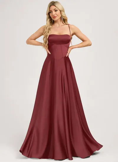 Robe de demoiselle d'honneur trapèze col carré longueur ras du sol longueur genou satin mat 