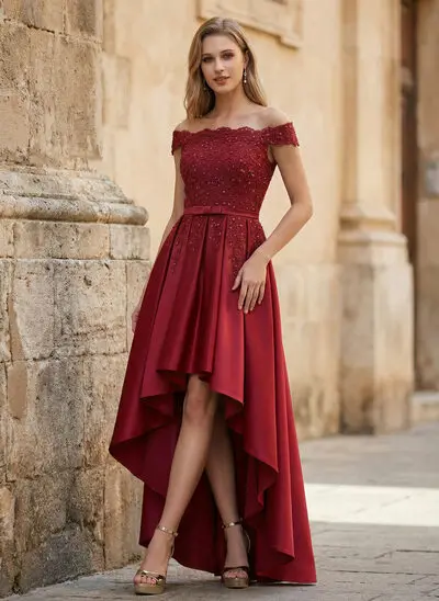 Vestido con hombros descubiertos lentejuelas de satén