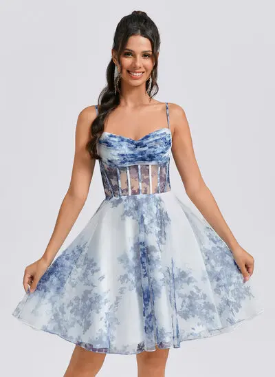 Vestido linha-a decote em coração curto tule vestido de formatura com plissada 